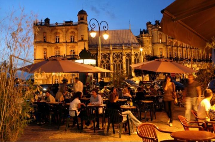 Saint-Germain-En-Laye: Grand Studio En Centre Ville A 2 Minutes Du Rer エクステリア 写真
